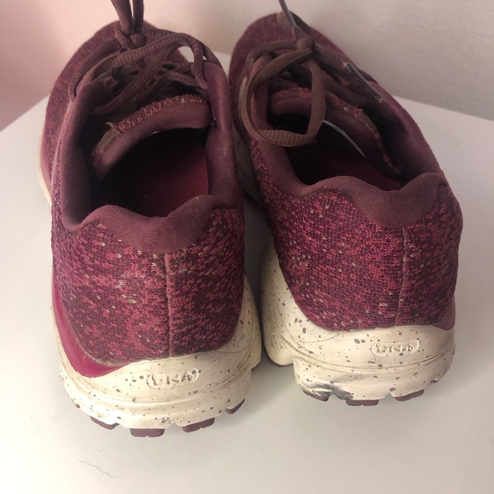 Running shoes - Picture 2 of 10